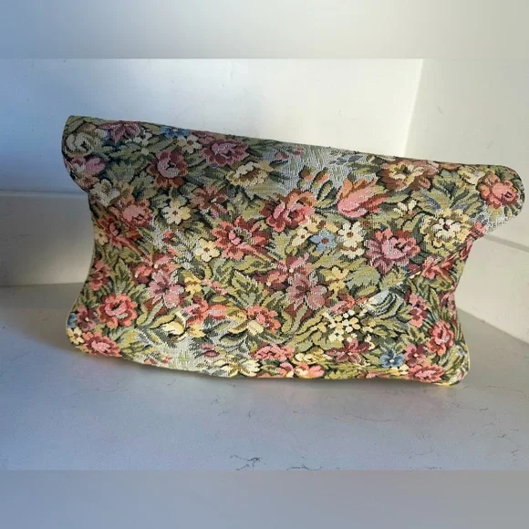 Vintage‎ Tapestry Floral Purse Large mint condition. - Picture 2 of 11